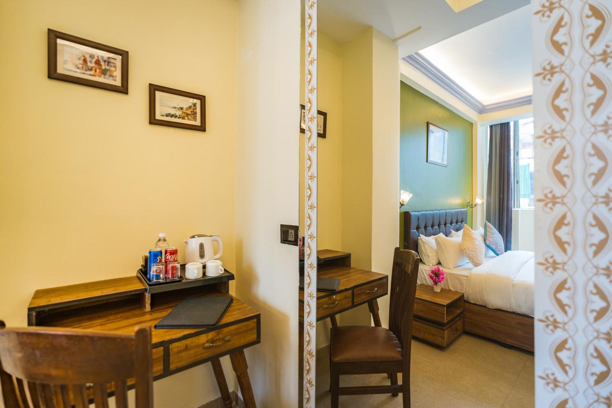 Tripli Hotels Silver Shine Varanasi Exterior foto