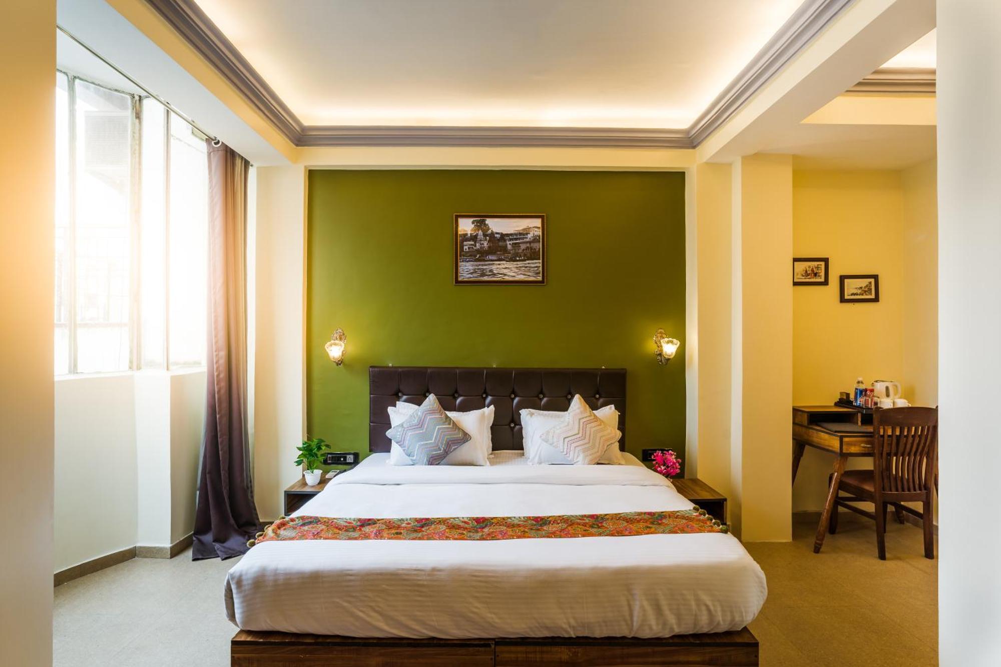 Tripli Hotels Silver Shine Varanasi Exterior foto