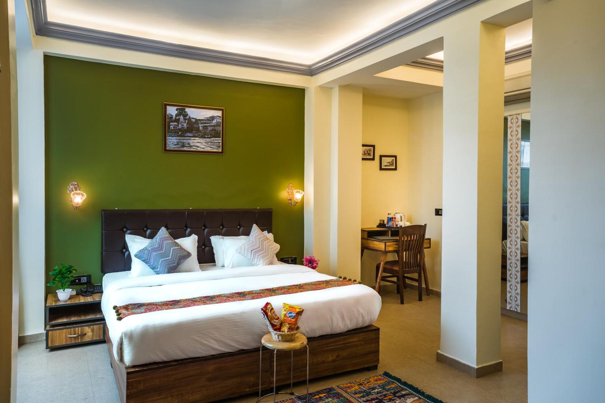 Tripli Hotels Silver Shine Varanasi Exterior foto