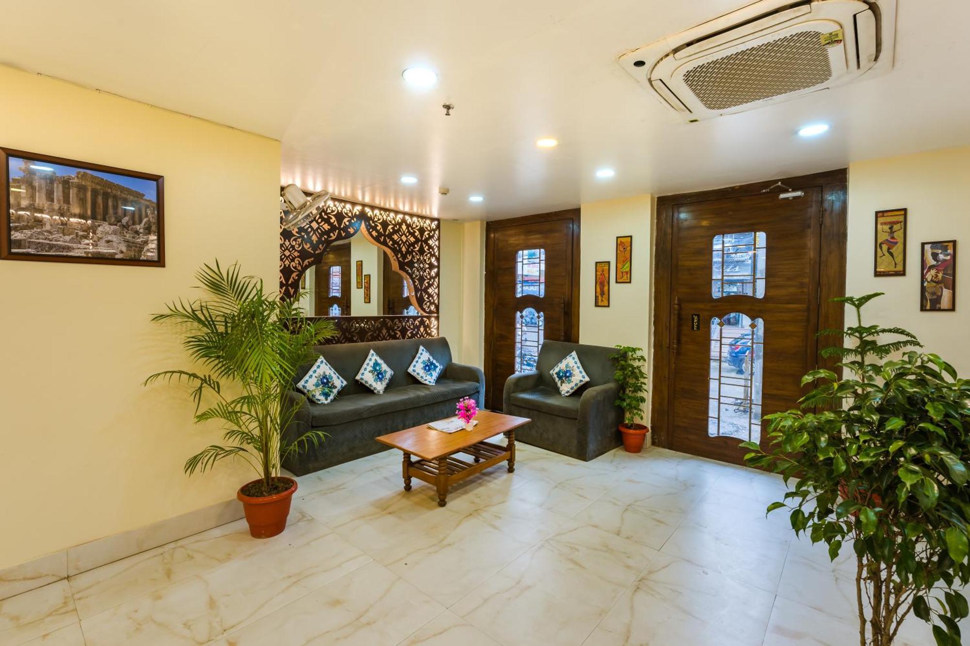 Tripli Hotels Silver Shine Varanasi Exterior foto