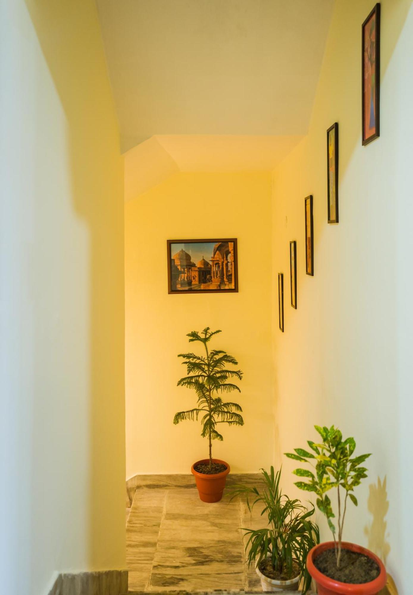 Tripli Hotels Silver Shine Varanasi Exterior foto